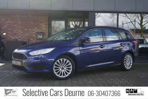 Ford Focus Wagon 1.0 Trend Edition, Navi, 17''LM, Riem vervangen, Nieuwe APK, Trekhaak, Cruise control.