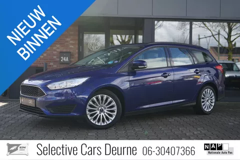 Ford Focus Wagon 1.0 Trend Edition, Navi, 17''LM, Riem vervangen, Nieuwe APK, Trekhaak, Cruise control.